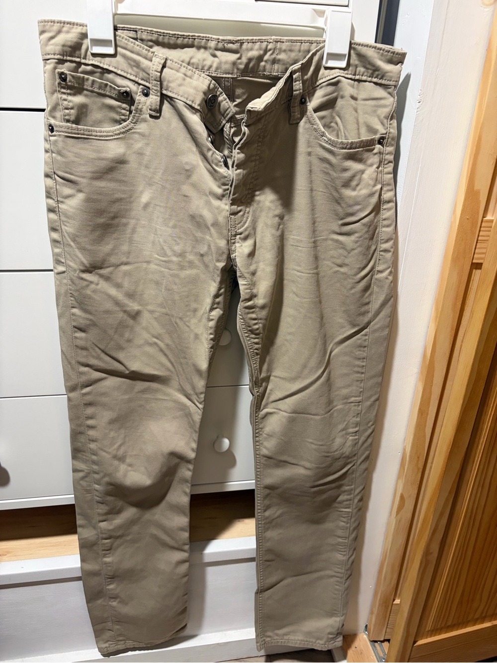Levi’s 511 33/32 Straight Khaki Pants
